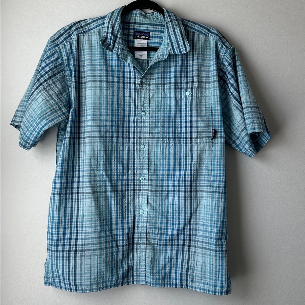 Patagonia Men's Short Sleeved Puckerware Shirt Blue Plaid Size Medium